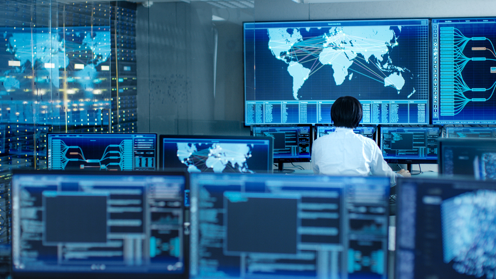 Red de datos segura conectando operaciones logísticas